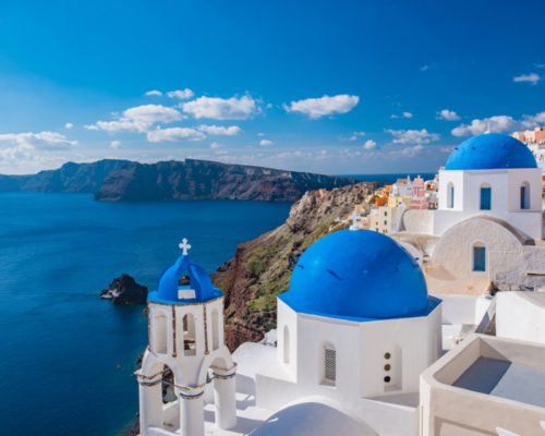 סנטוריני.גוגות כחולים ונוף משגע לים התיכון.